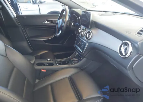 2018 Mercedes-Benz Gla 250 4Matic z USA, uszkodzony, nr VIN WDCTG4GB4JJ448593